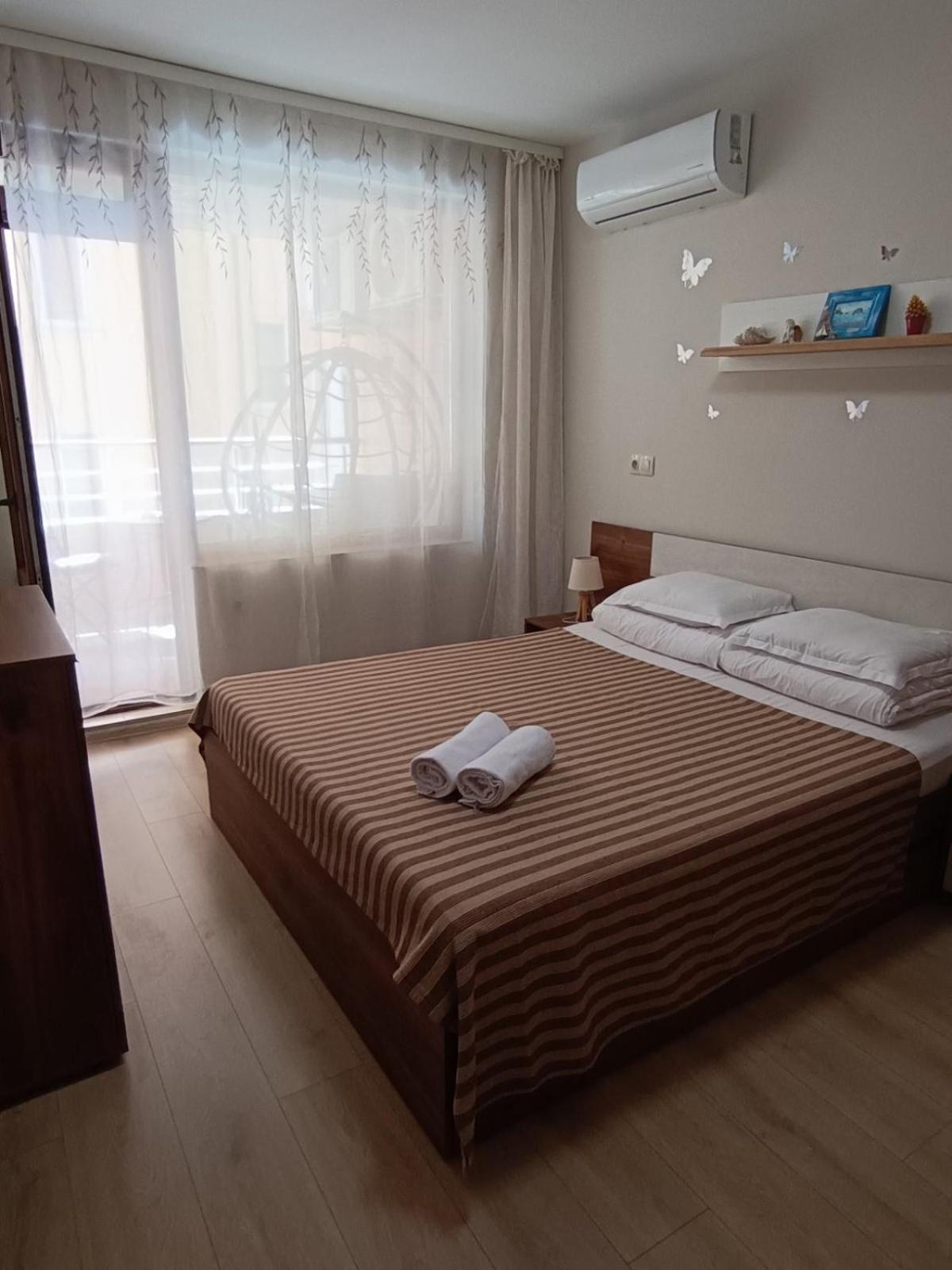 Megi Luxury Apartments Pomorie Exteriör bild