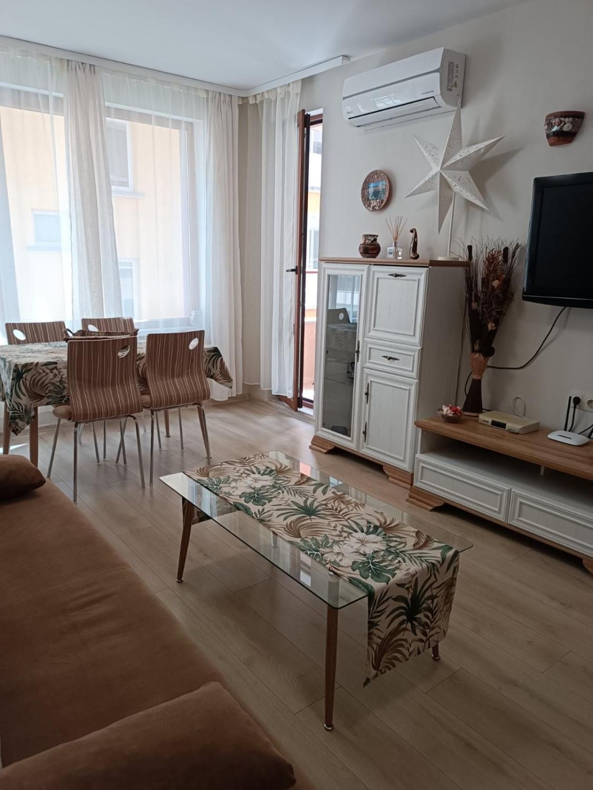 Megi Luxury Apartments Pomorie Exteriör bild