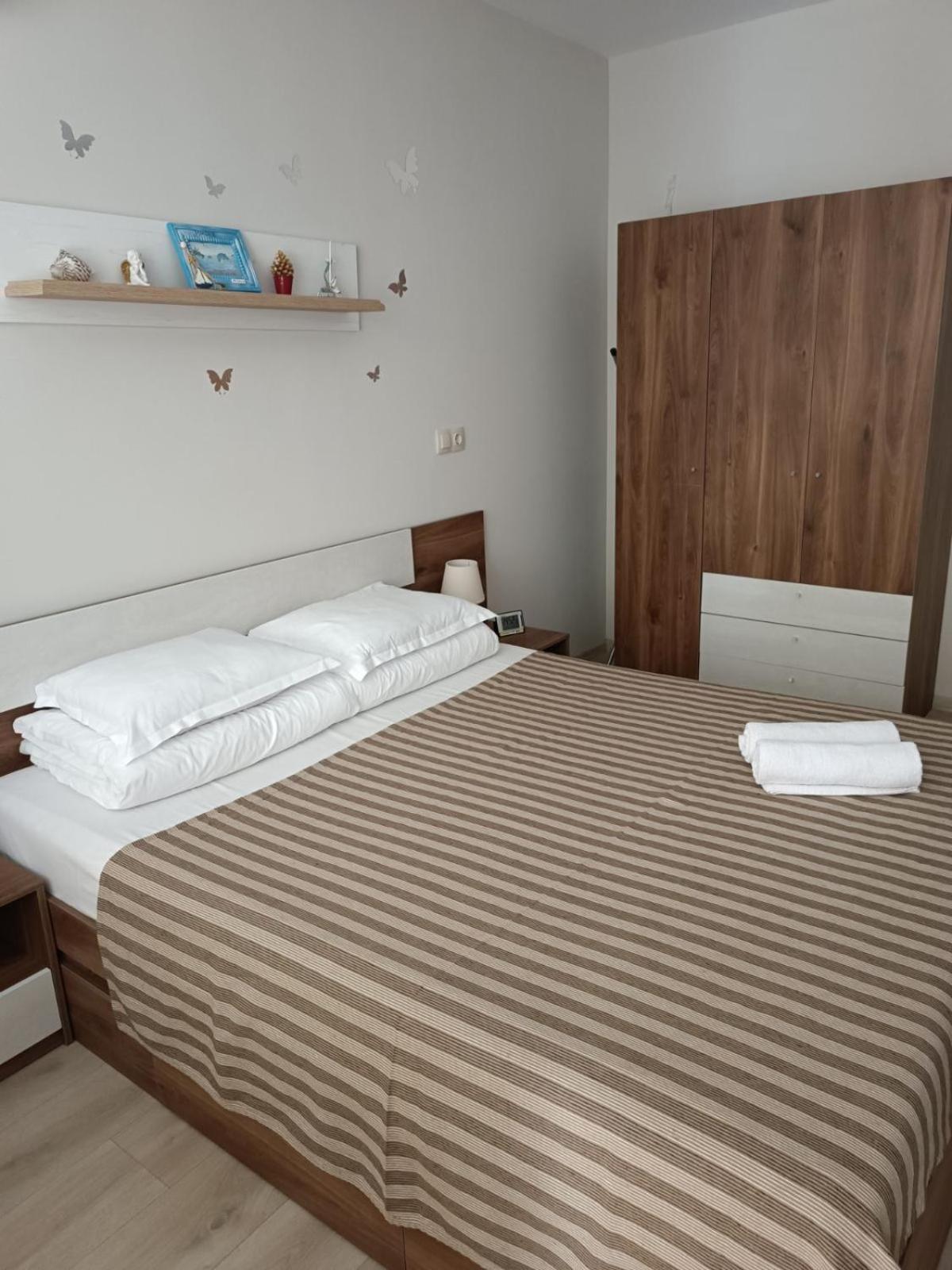 Megi Luxury Apartments Pomorie Exteriör bild